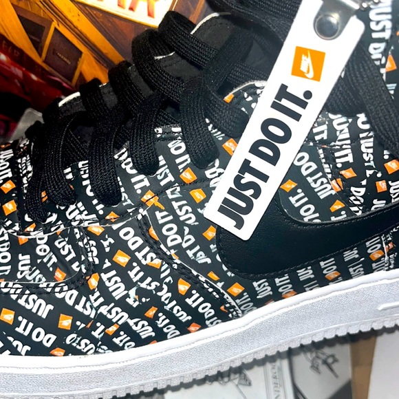 ⚫️•🏀•⚫️• NIKE x AIR FORCE 1 HI ‘07 •🏀•⚫️•🏀